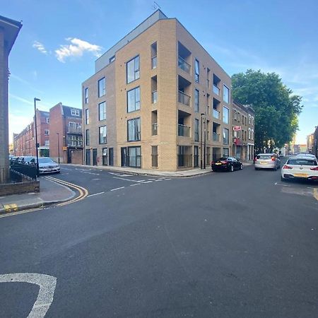 Central London, Jaccuzzi,Newbuild, 2 bedrooms two baths Buitenkant foto