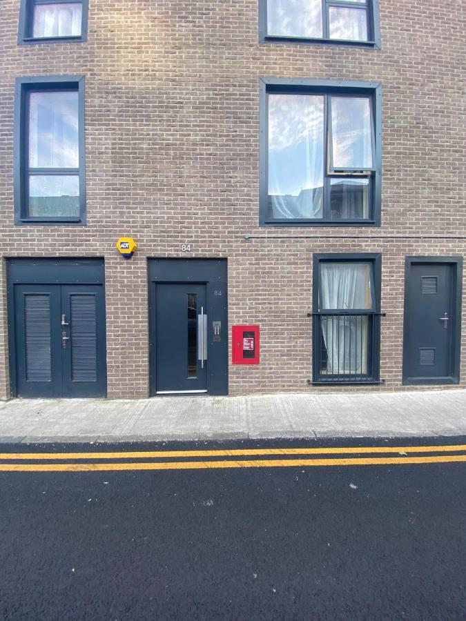 Central London, Jaccuzzi,Newbuild, 2 bedrooms two baths Buitenkant foto
