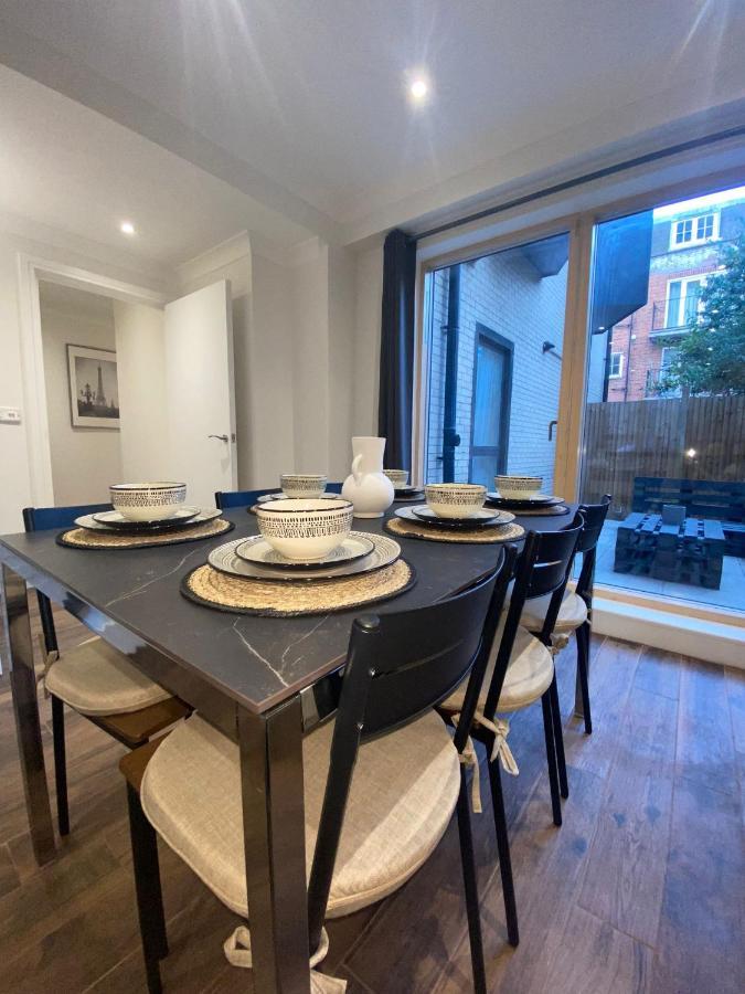Central London, Jaccuzzi,Newbuild, 2 bedrooms two baths Buitenkant foto