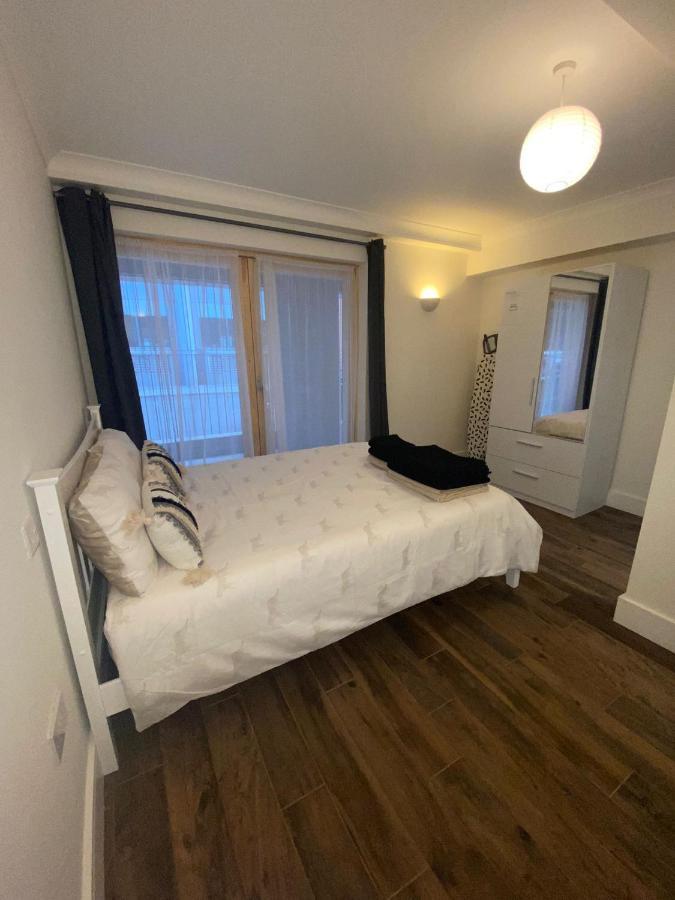 Central London, Jaccuzzi,Newbuild, 2 bedrooms two baths Buitenkant foto