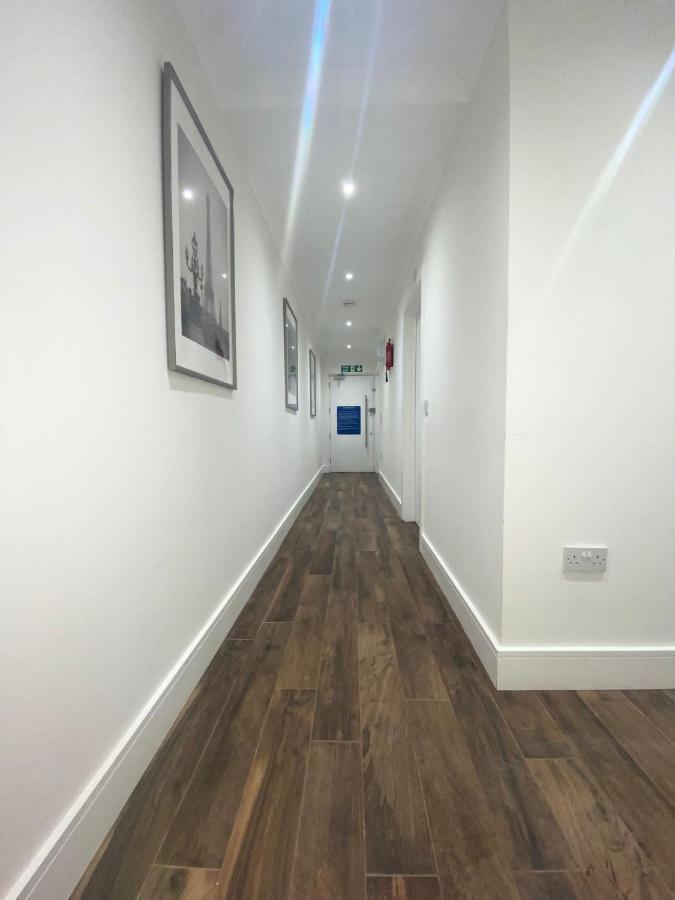 Central London, Jaccuzzi,Newbuild, 2 bedrooms two baths Buitenkant foto